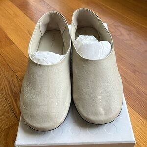 Khaite Maiden ballerina flat in off white